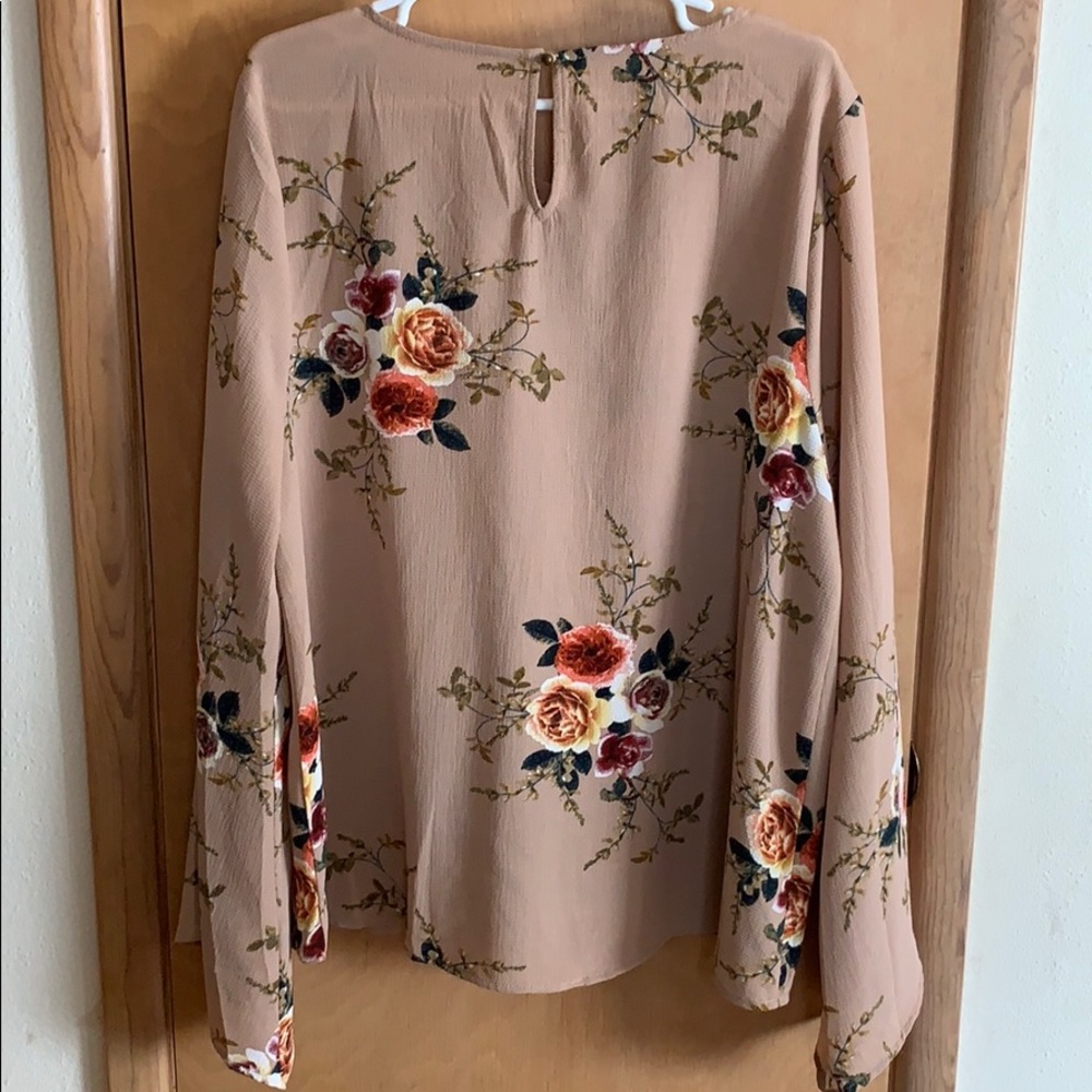 Floral top - Picture 5 of 6